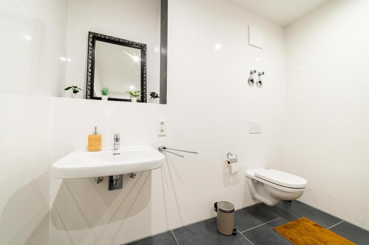 Fullhouse - Dresden - A6 - Washing Machine - Terrace - Nespresso Apartment Luaran gambar